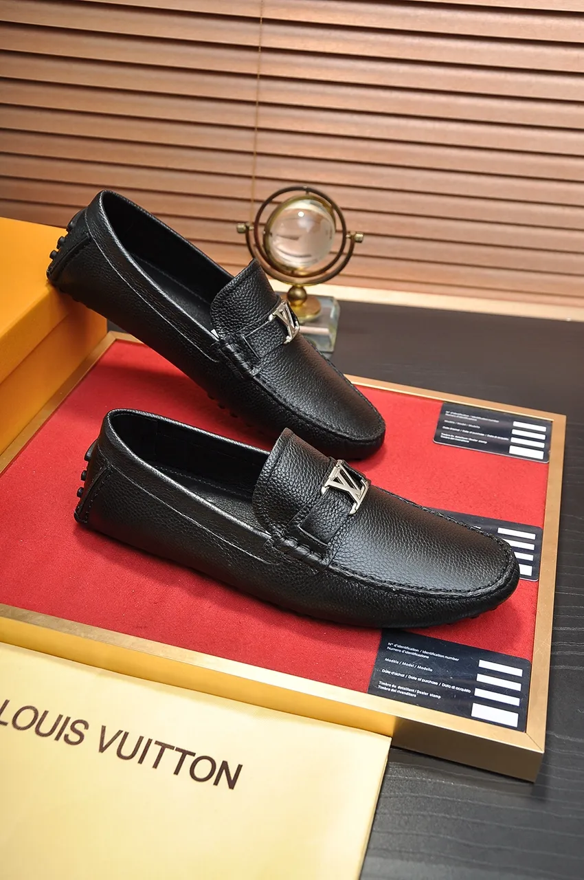 Men's men's shoes 💰420💶 [LV Doudou shoes] (water-dyed cowhide lining) new model is on the market, available on the official website. The new Doudou shoes are processed into single-color materials, and the uppers are made of imported horsehide leather. The body of the shoe is fully hemmed with mark thread, and is lined with imported original cowhide leather. The elegant shoe shape is super suitable for all-matching, and the size is 38-44.